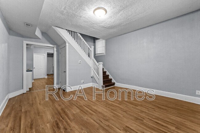 Building Photo - 1535 Draper St