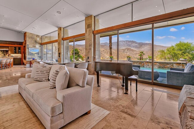 Building Photo - 9 Rockcrest