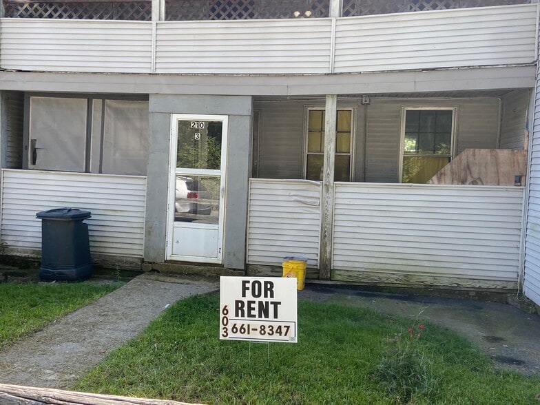 Building Photo - 210 Elliot St