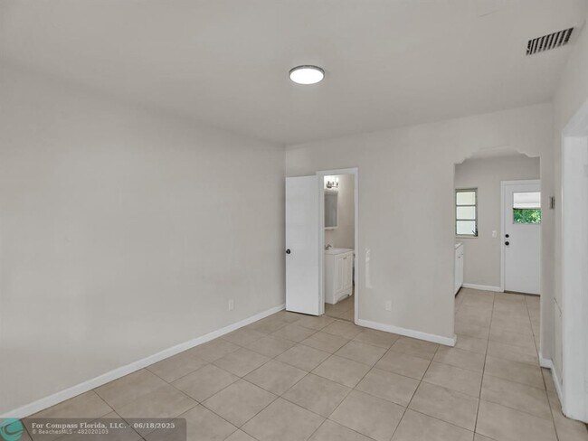 Building Photo - 535 NW 91st St