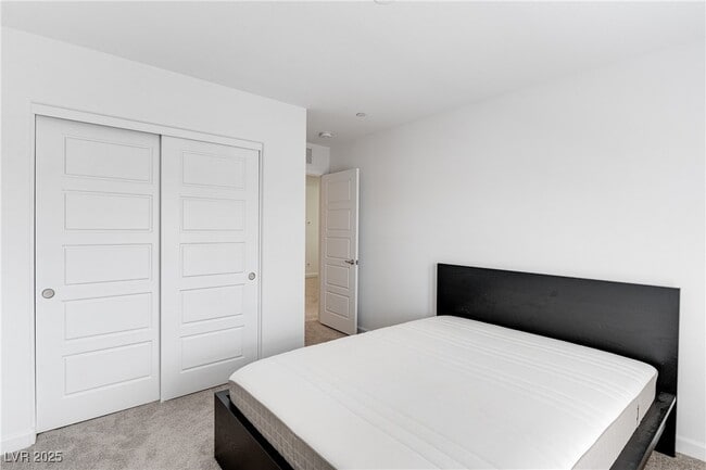 Building Photo - 683 Omaggio Pl