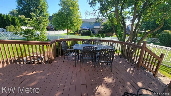 Building Photo - 46400 Briargate Dr