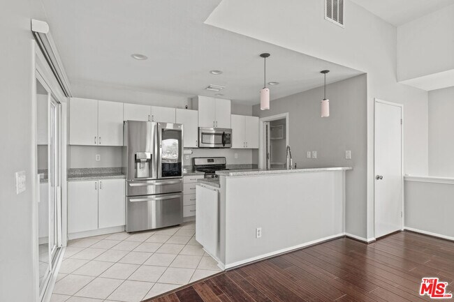 Building Photo - 1744 10th St