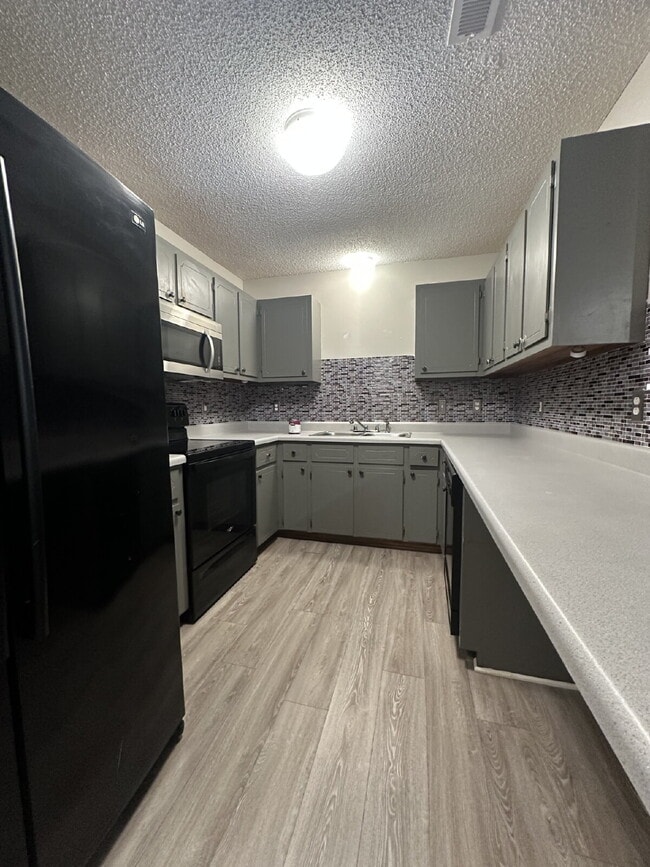 Building Photo - 147 Marlene Dr