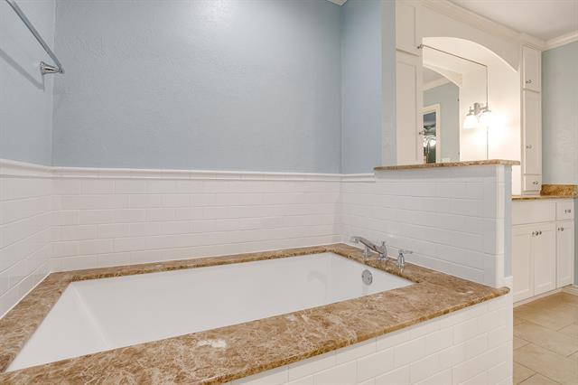 Building Photo - 2400 Winton Terrace W