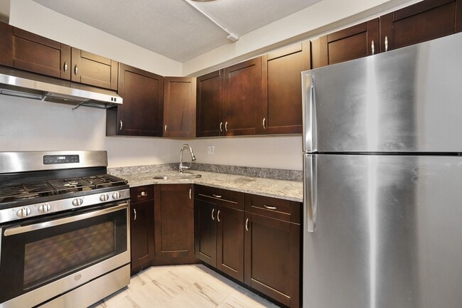 Building Photo - The Roberta