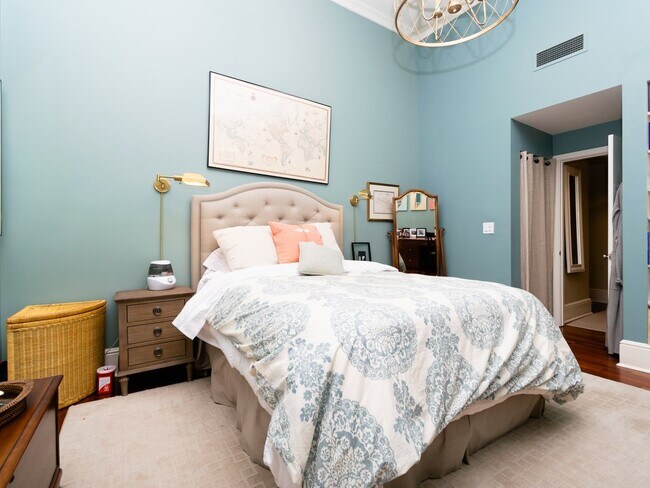 Building Photo - 30 Monument Sq