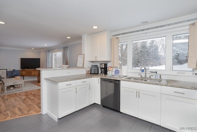 Building Photo - 1090 Stolle Rd