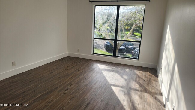 Building Photo - 517 Dotterel Rd