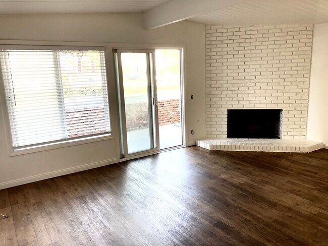 Building Photo - 3605 W Balboa Blvd