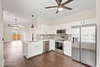 Building Photo - 577 Scrub Jay Dr