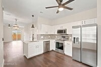 Building Photo - 577 Scrub Jay Dr