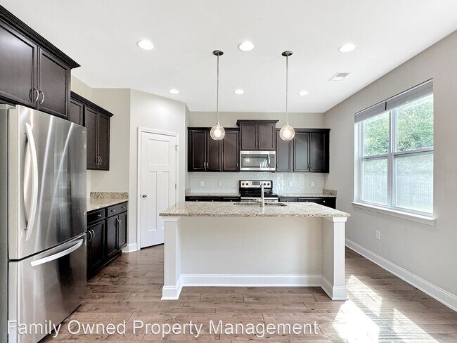 Building Photo - 3 br, 2.5 bath House - 206 Wathen Drive