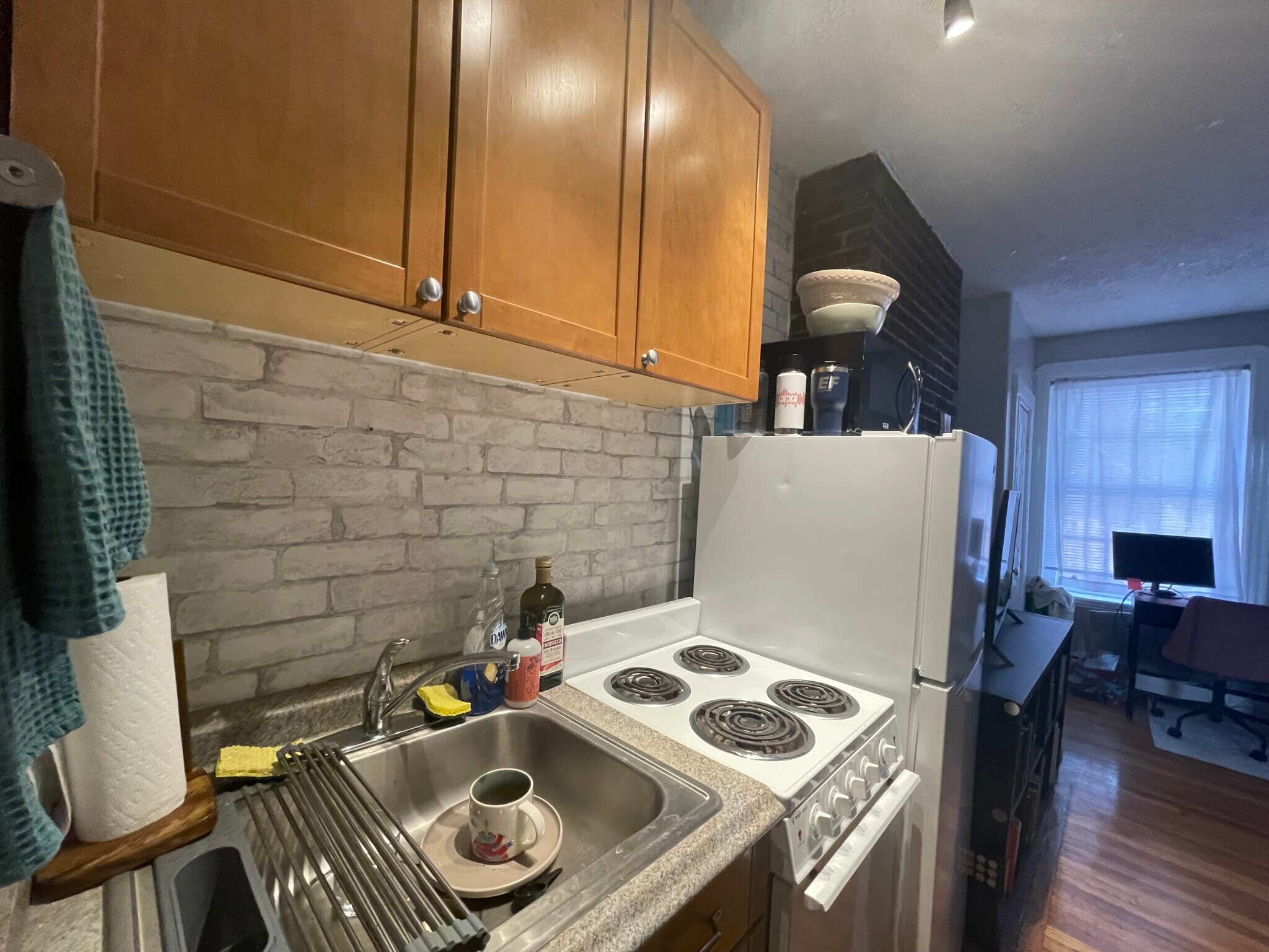 Building Photo - 41 Anderson St