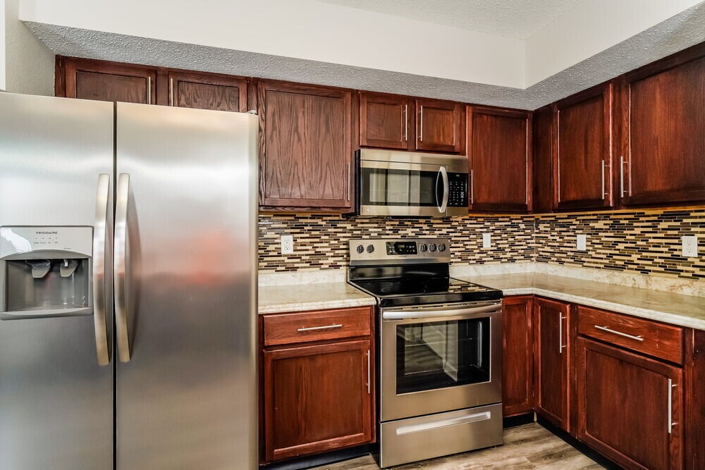 Building Photo - 9058 Bayview Cir