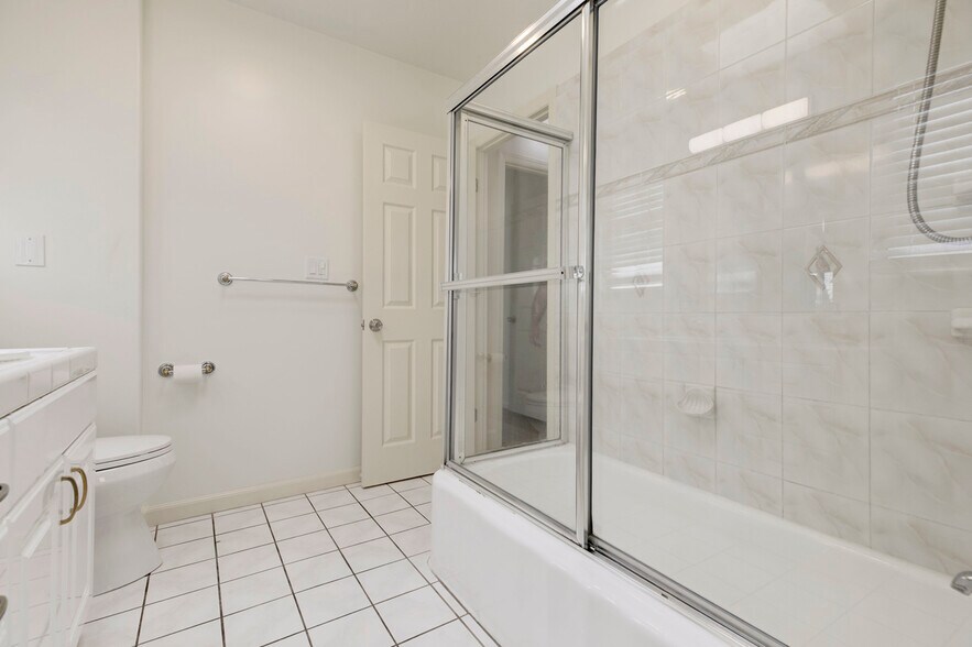 Building Photo - 5709 Beck Ave