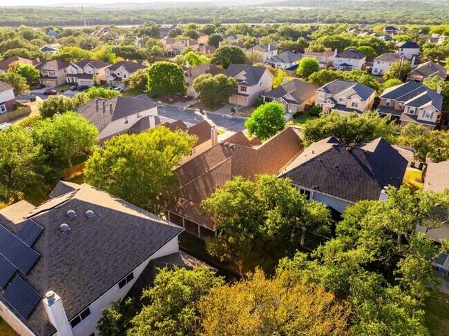 Building Photo - Gated Community - Resort Amenities