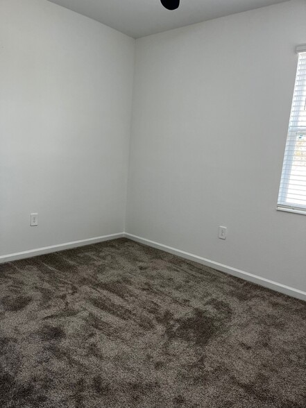 Building Photo - 8979 Chipping Square Ln