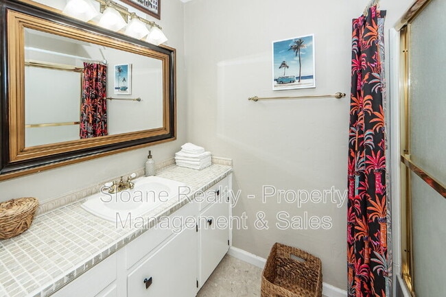 Building Photo - 834 Harbor Pl Dr