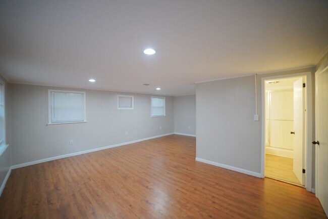 Building Photo - Cozy 3 bedroom 2 bath home