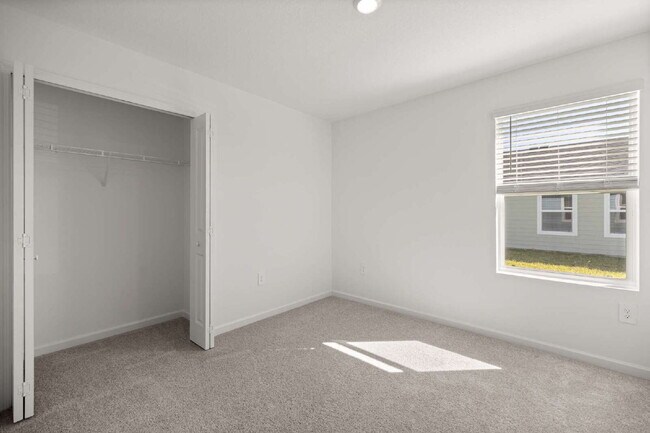 Building Photo - 3 Bedroom Home in NE Ocala – Available Early September!