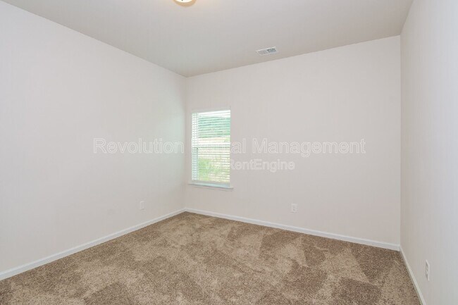 Building Photo - 140 Hadley Wy