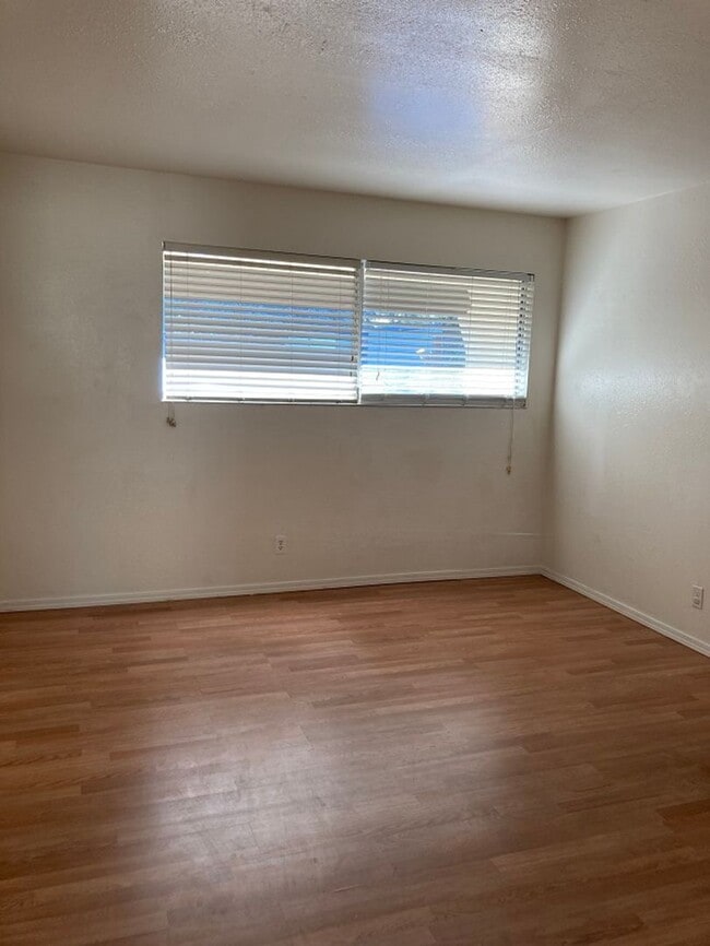 Building Photo - 975 Murrieta Blvd