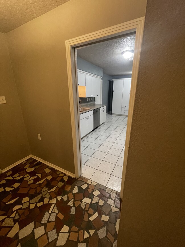 Building Photo - 1209 W Copper Ave