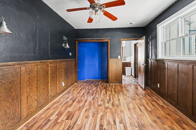 Building Photo - For Rent – 4 Bed 2 Bath Home