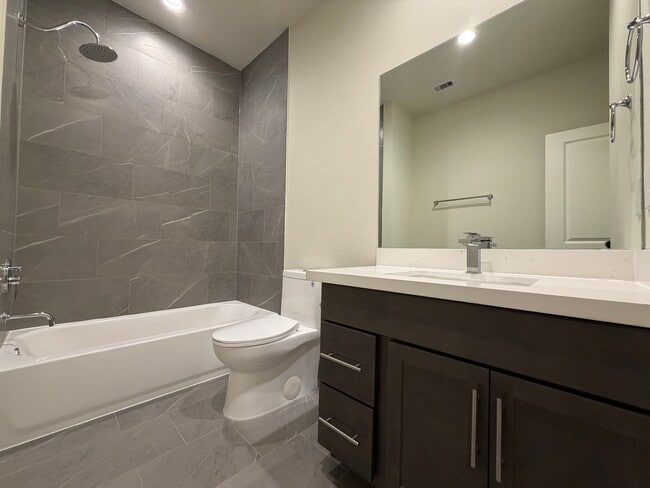 Building Photo - 5915 Haring Ln