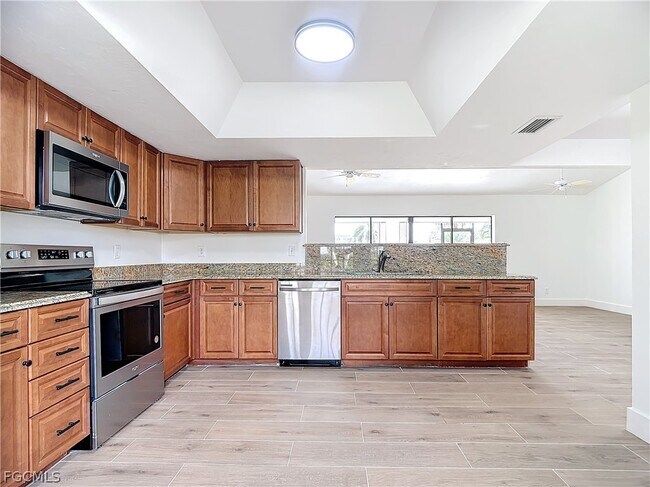 Building Photo - 88 Erie Dr