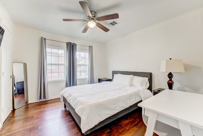 Building Photo - 2720 Truxillo St