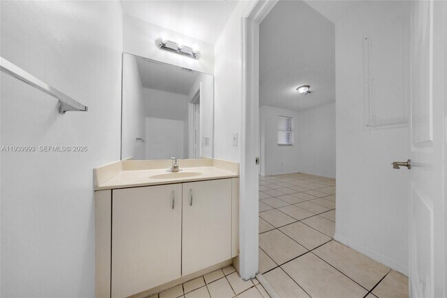 Building Photo - 951 NE 42nd Terrace