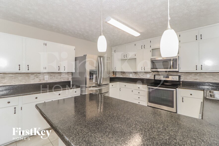 Building Photo - 2671 Pine Log Way