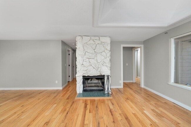 Building Photo - 9th Ct Duplex - AL-2402