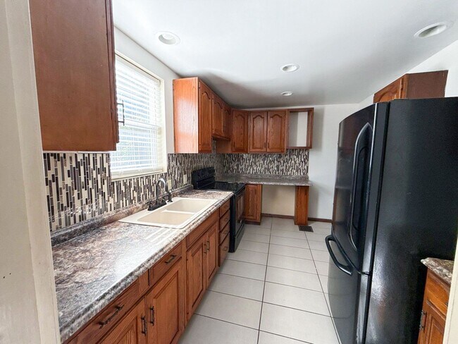Building Photo - Charming 3-Bed Home Near ODU & OSU Med – F...