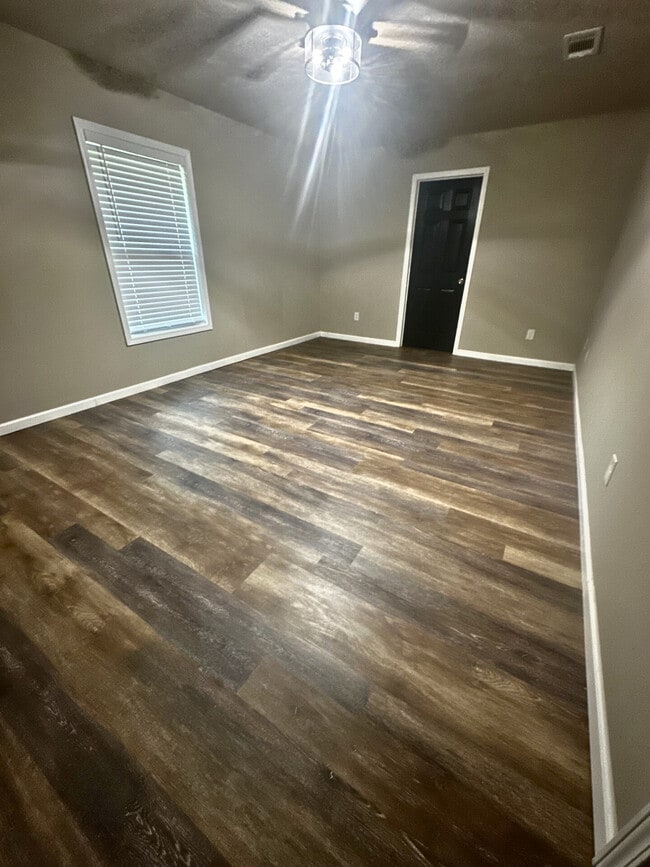 Building Photo - 11161 Soape Rd