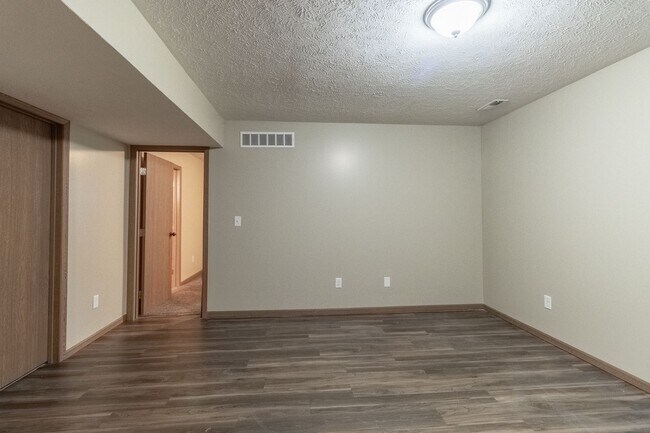 Building Photo - Beautiful Newer Home In South Lincoln