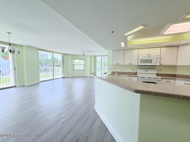 Building Photo - 8922 Laguna Ln