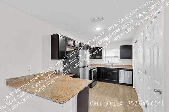 Building Photo - 15 Laurel Pass