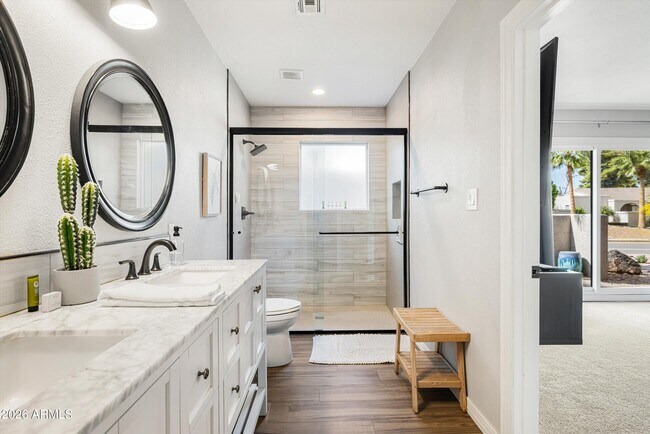 Building Photo - 12219 N 59th St