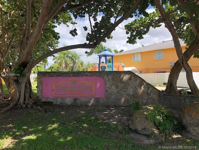 Building Photo - 177 NE 12th Ave