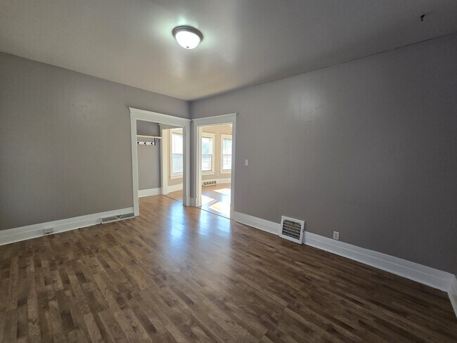 Building Photo - 2019 Falls Ave