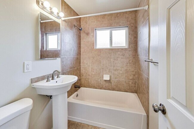 Building Photo - 1758 S Grant St