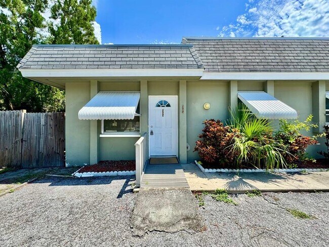 Building Photo - 865 Trotter Rd