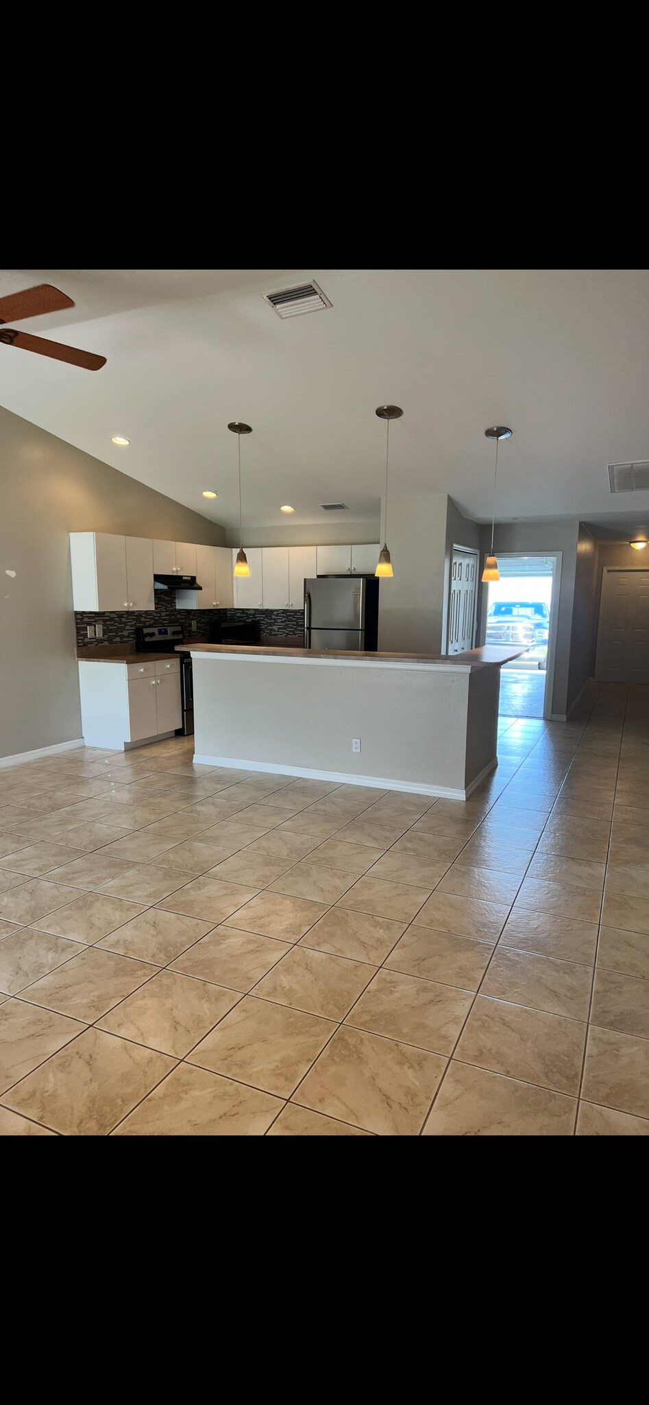 Building Photo - 712 SE 46th Ln