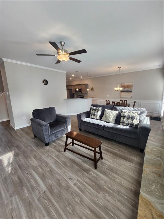 Building Photo - 332 Melody Ln