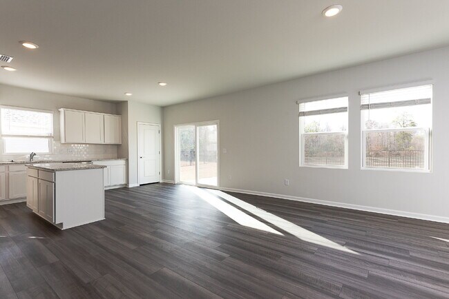 Building Photo - Brand New Build Never Lived In