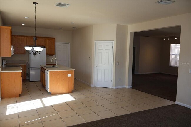 Building Photo - 4013 SW 51st Ct