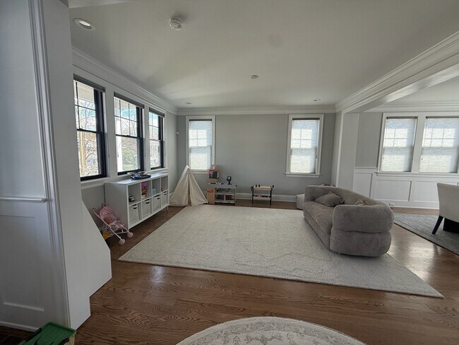 Building Photo - 119 Woodbine Cir